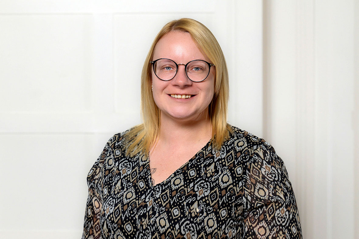 Frau Deborah Erdmann