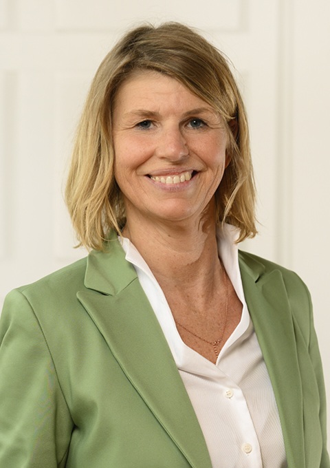 Frau Kathrin Harms